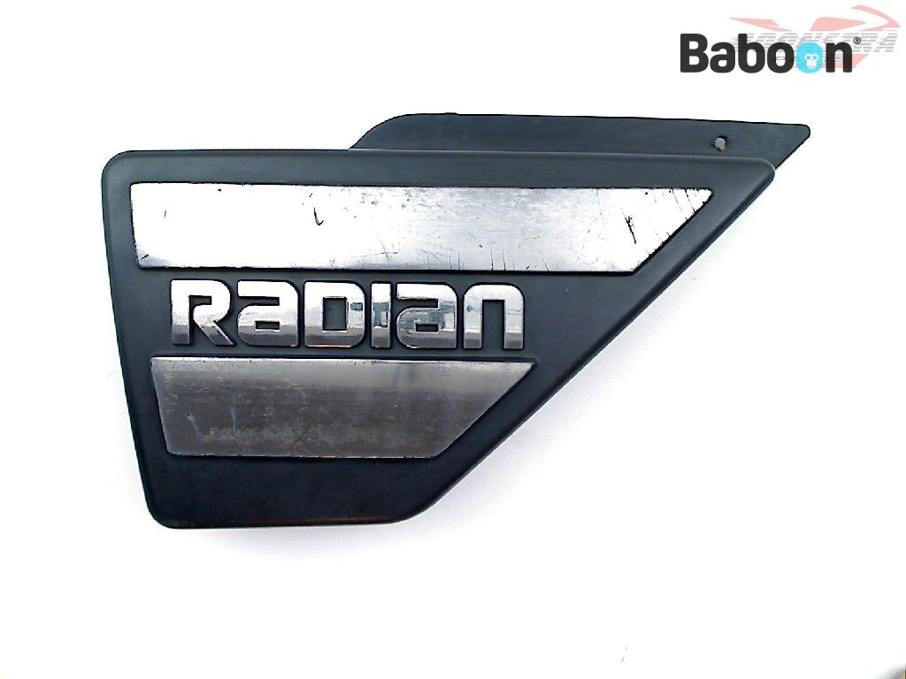 Yamaha YX 600 Radian (YX600) Capac lateral stânga (IUJ-21711-00)