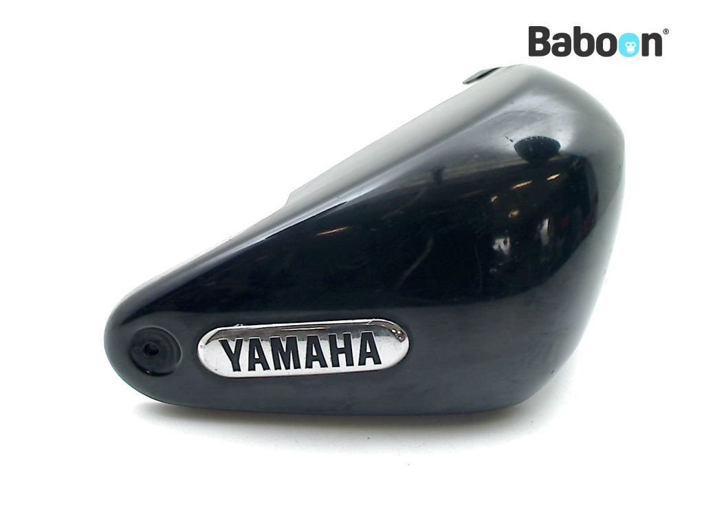 Yamaha XV 1600 Wild Star 1999-2002 (XV1600 XV1600A 5JA) Plastik boczny siedzenia prawy