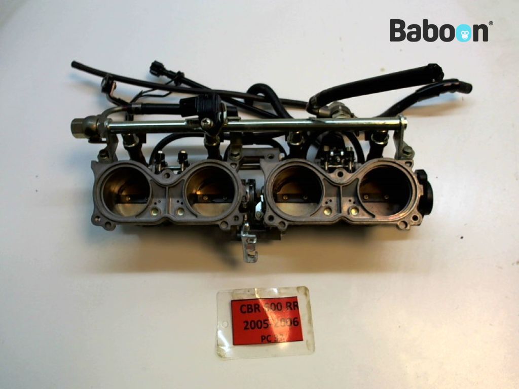 Honda CBR 600 RR 2005-2006 (CBR600RR PC37) Mechanismus škrticí klapky