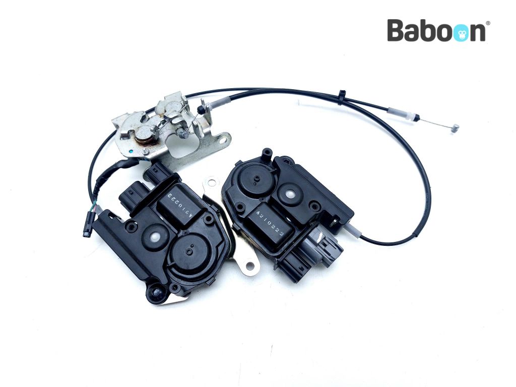 Honda X-ADV 750 2021-2024 (X-ADV ADV750 RH10) Seat Lock Mechanism